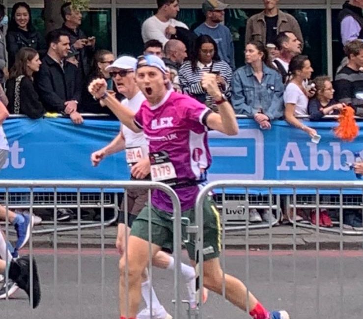 Runner wearing Kidney Research UK top